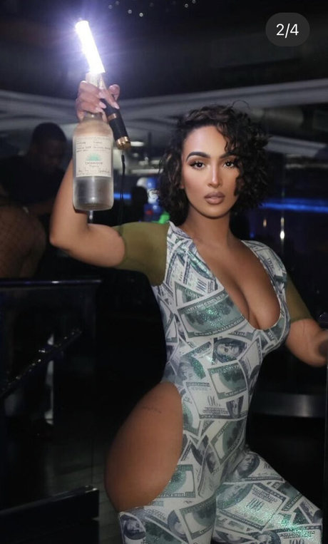Omaima Benamre ヌード女優 写真