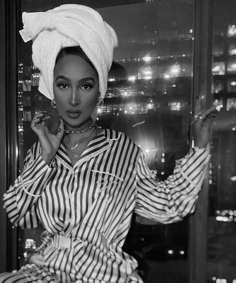 Omaima Benamre 素敵なスター 写真