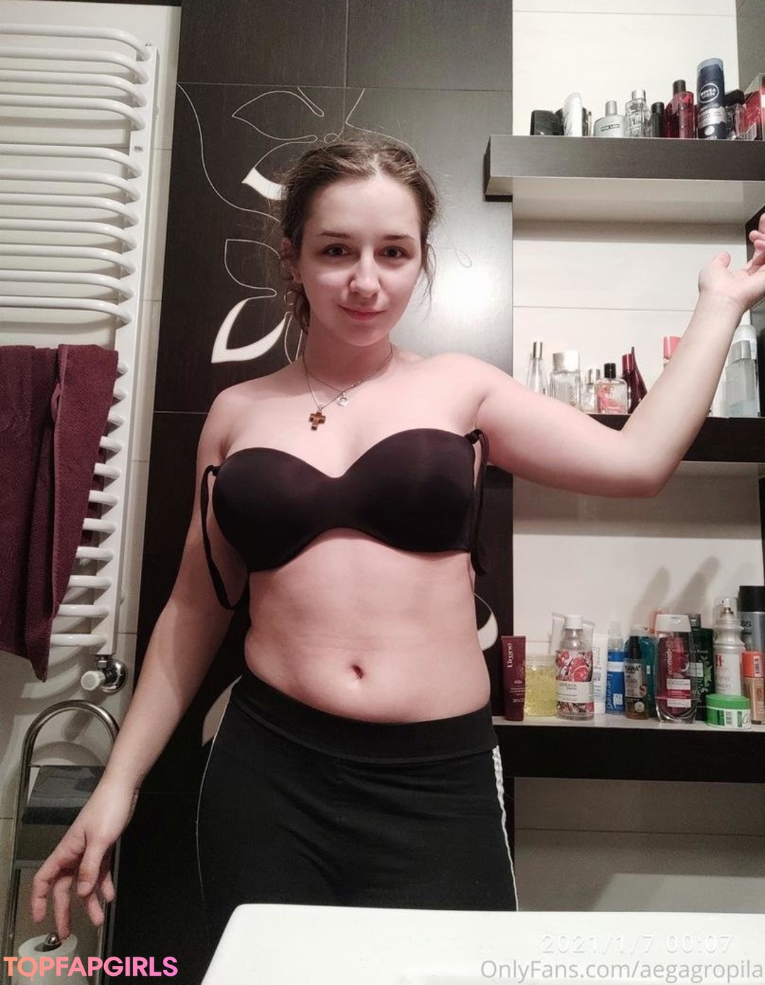 aegagropila エロティック女優 画像