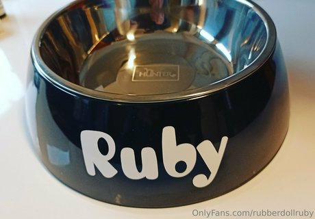 rubberdollruby アダルト女優 画像