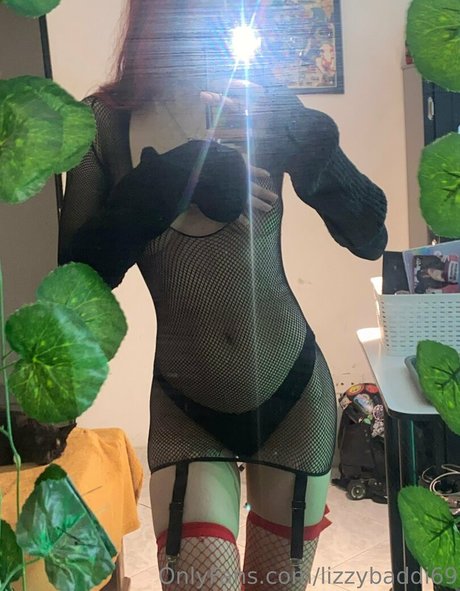 lizzybaddi69 高品質のポルノスター 画像