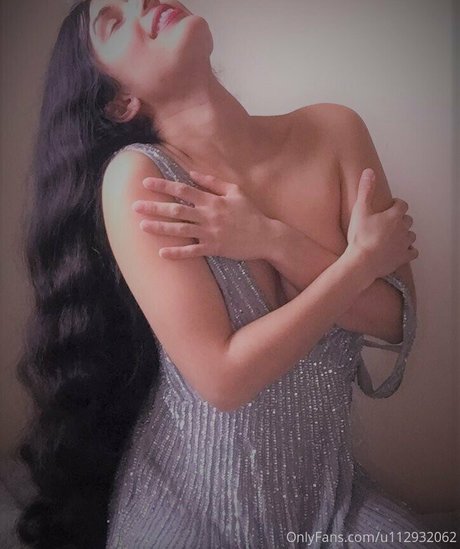 mirabellaestella ポルノモデル 写真