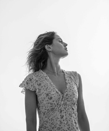 Isabelle Cornish かわいいモデル 写真