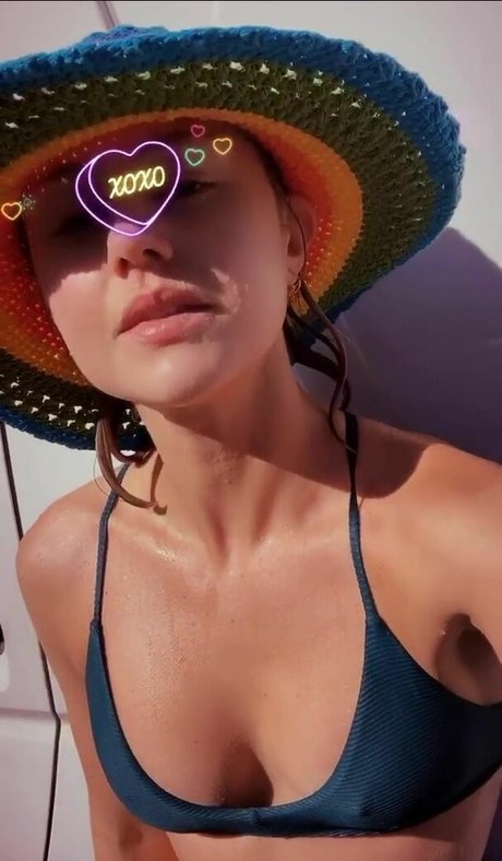 Isabelle Cornish トップ女優 画像