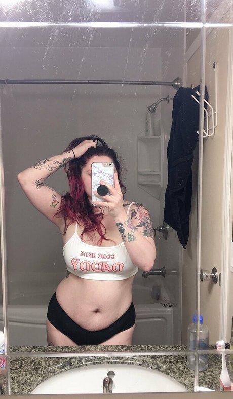 canadiancomiccutie エロティックモデル 画像