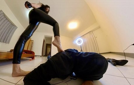 aimeechuasmr ヌードモデル 画像
