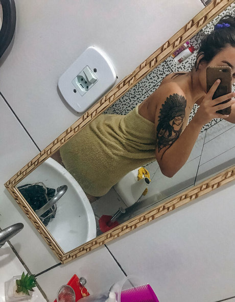 Melcampbell ヌード女優 画像
