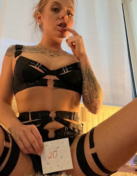 Nurselayla ポルノスター 無料 写真