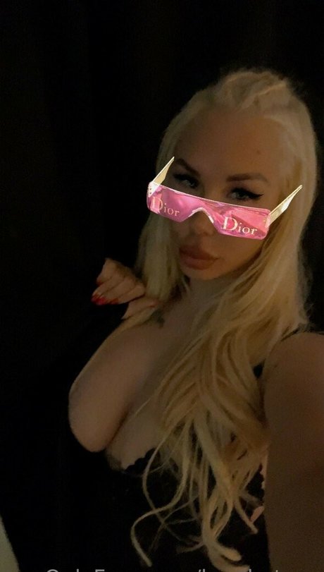 Kyra Hot 女優 写真