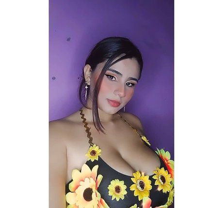 Wendy Yineth 完璧なスター 画像