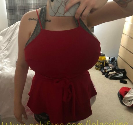 lolaceline ポルノモデル 写真