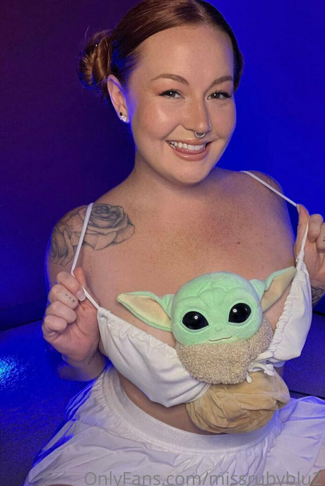 missrubyblu2 top profile image