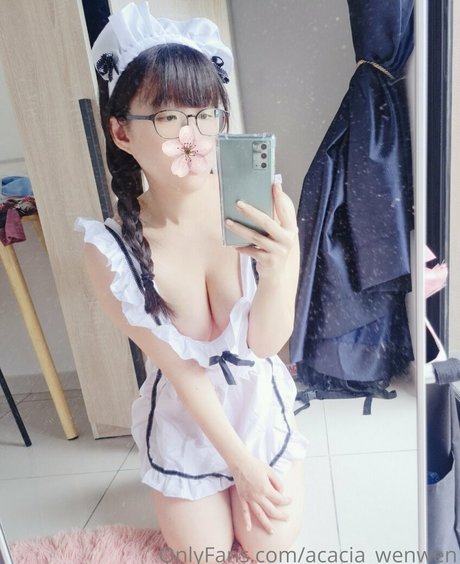 acacia wenwen トップモデル 写真