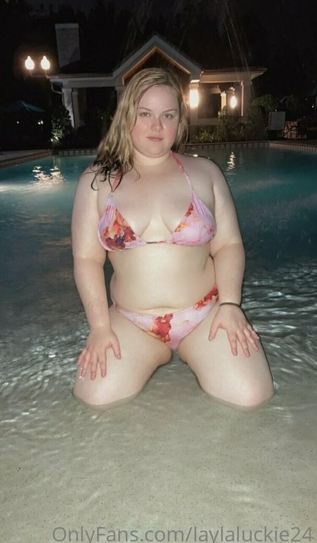 laylaluckie24 セクシーモデル 写真