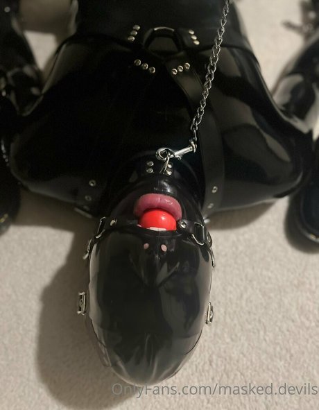 masked devils ホットなポルノスター 写真
