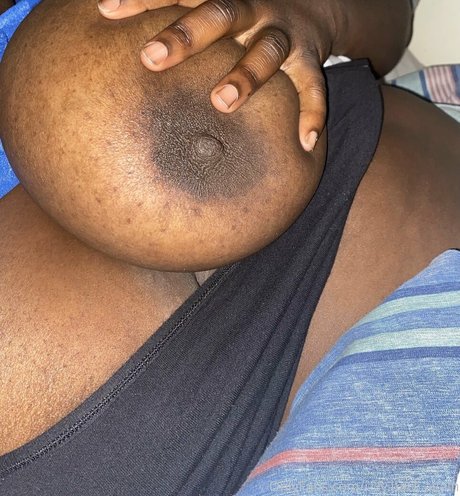izzy back again セックスモデル 写真