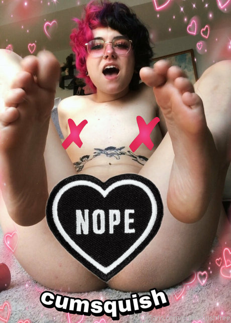 cumsquishfree セクシーモデル 写真