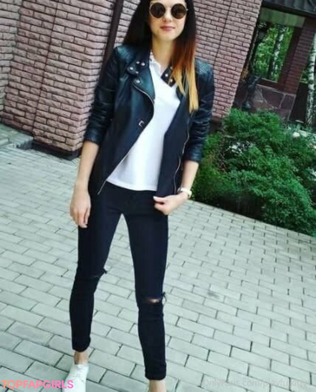 ぽっちゃりしたオンリーファン ホットセクシー 写真