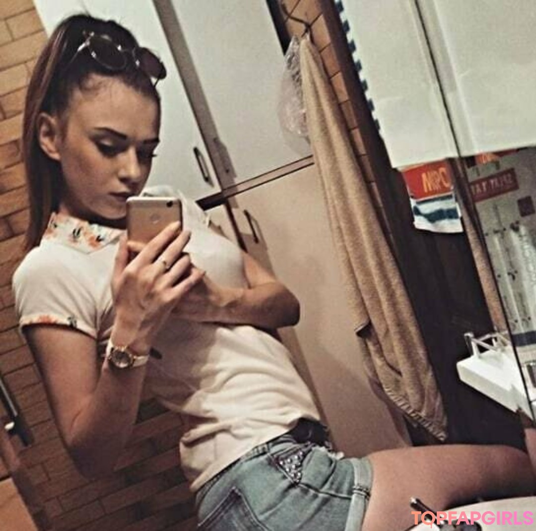 playfulkitty1 ポルノスター ヌード 写真