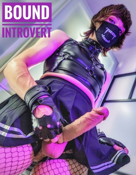 BoundIntrovert 完璧なモデル 写真