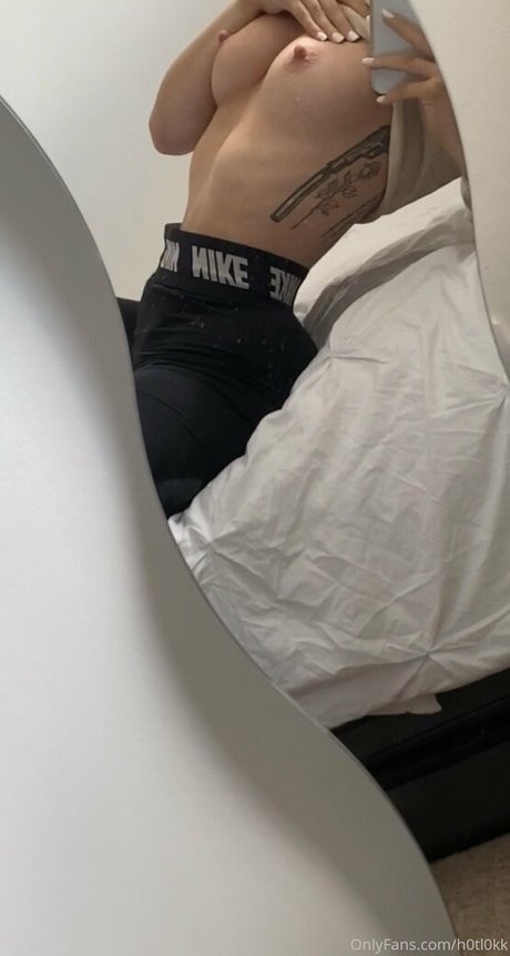 Hottlokk エロティックなスター 画像