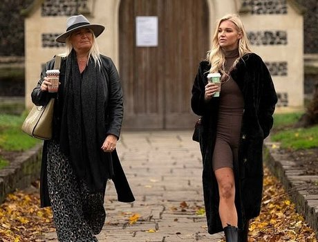 Abbie Quinnen 裸のポルノスター 写真