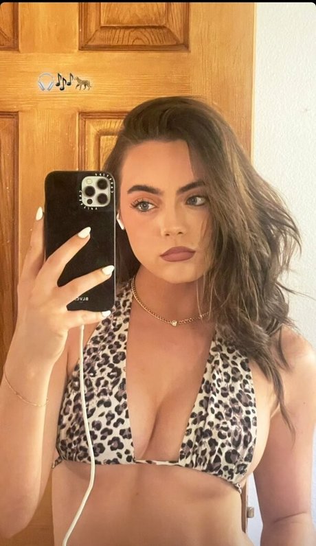 Ava Allan ヌードモデル 写真