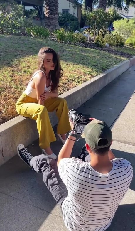 Ava Allan 完璧なモデル 写真