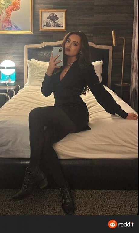 Ava Allan ヌードのポルノスター ギャラリー