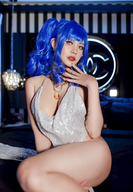 アーミーガールズオンリーファン セクシー裸 写真