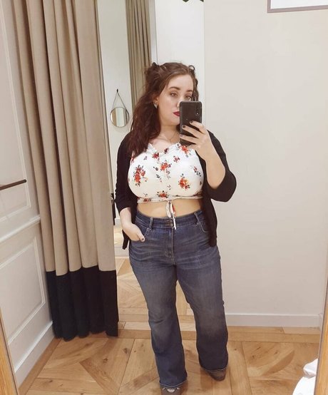 lartdanstoutessesformes セクシーモデル 写真