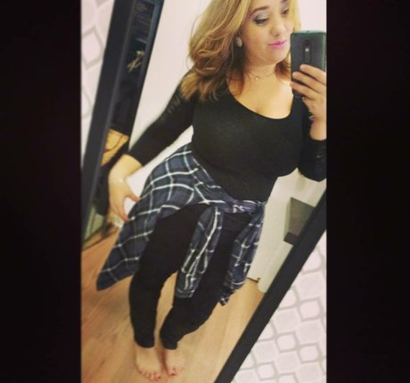 lartdanstoutessesformes 女優 画像