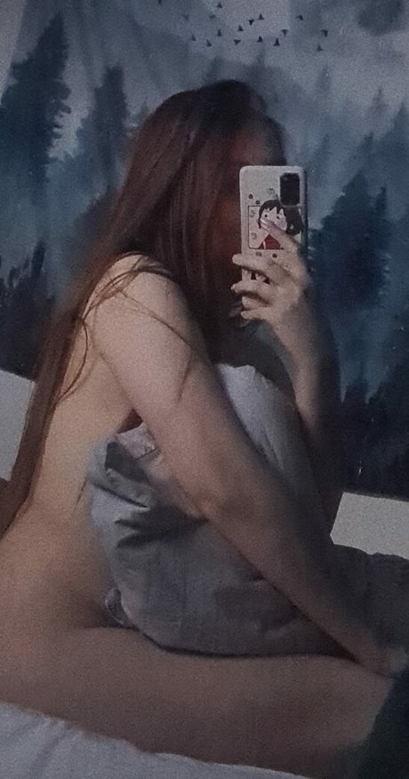 Tinyera ポルノモデル 写真