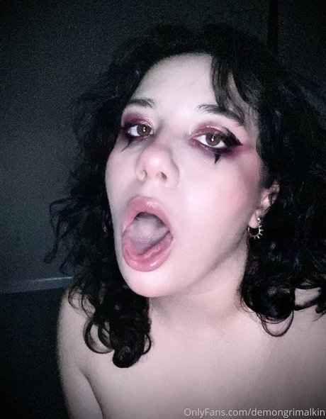 DemonG Bugs ヌードスター 写真