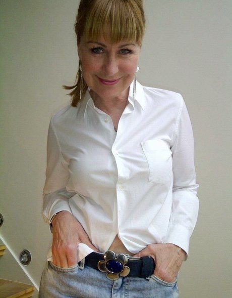 Sian Lloyd ヌードスター ギャラリー
