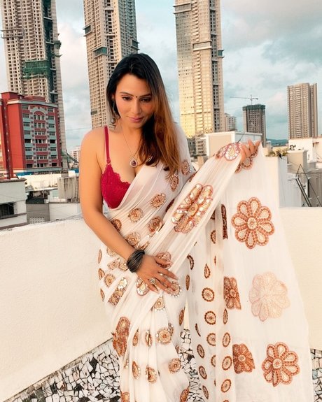 Karrishma Kar ヌード女優 画像