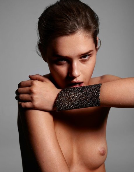 Anais Pouliot ポルノスター 可愛い アーカイブ