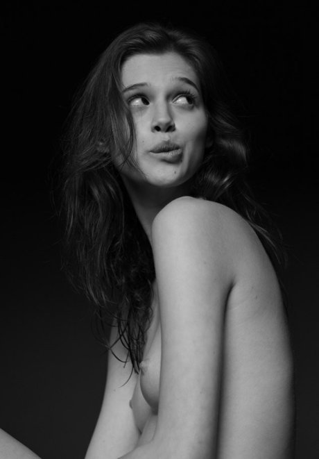Anais Pouliot ヌードスター 写真