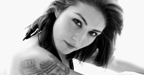 Daniella Pineda 完璧なポルノスター ギャラリー
