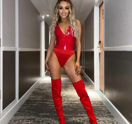 Nikkitta 美しいスター ギャラリー