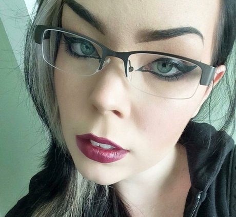 Suzy Berhow ホットなモデル 写真