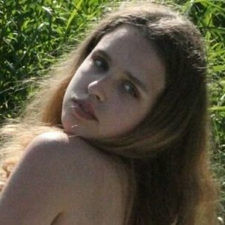 curly decency 最高のスター 写真
