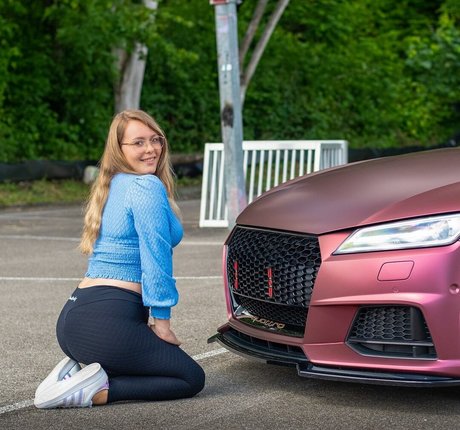 kathi tt8s セクシーなポルノスター 写真