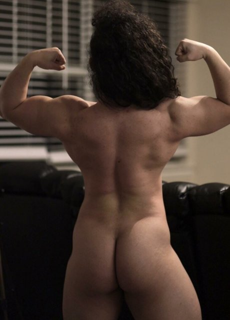 Curly Exotic エロティックなスター アーカイブ