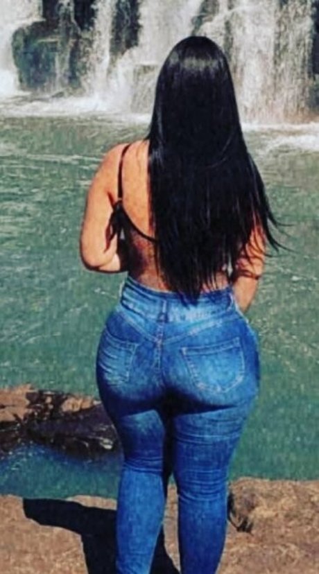 Algo Da Jeeysa Mendes 完璧なスター 画像