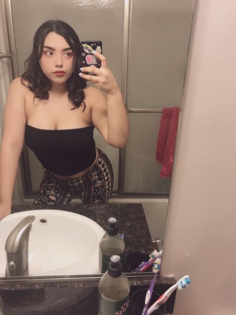 April Maribel Espinoza profile image