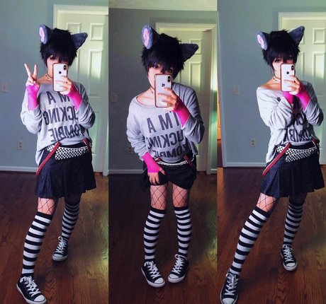 Aara Lee 裸のモデル ギャラリー