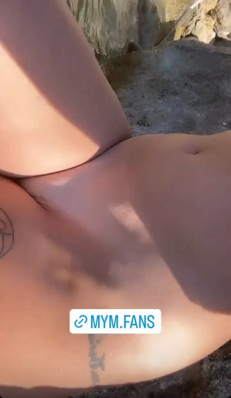 ゲイのインフルエンサーOnlyFans 裸 画像