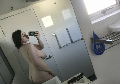 Bruiserbrogan エロティックなポルノスター 画像
