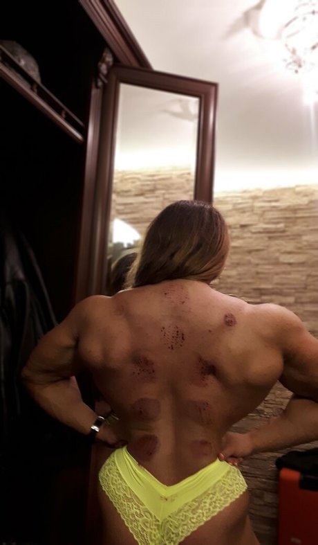 Nataliya Amazonka ポルノスター セクシー 写真